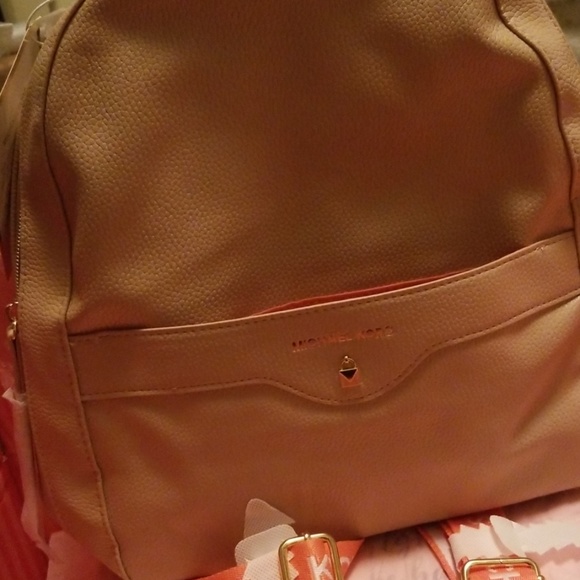 ⚘Michael Kors small  backpack⚘PRICED TO SELL⚘ - Picture 5 of 8